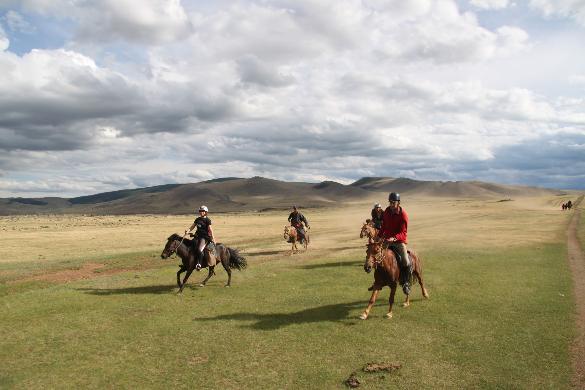 horse tour mongolia